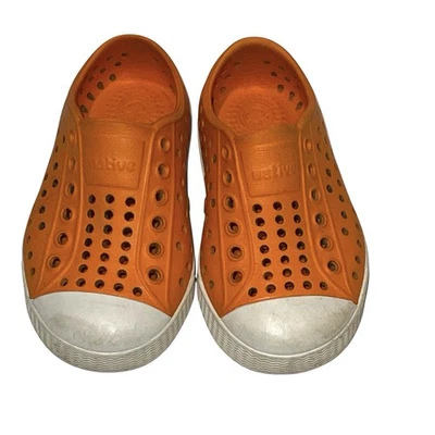 NATIVE 学步儿童 C6 码 OrangeJefferson 橡胶懒人鞋运动鞋 GUC — 第 1/4 张图片