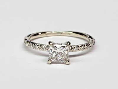 Brillante anillo de compromiso de diamantes acentuados GIA G/VS1 0,80 quilates oro 18kw talla 6,75 Foto 1 de 4