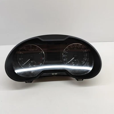 Skoda Octavia Estate 5E Instrument Cluster 5E0920871B 1.2 Petrol 77kW 2014 Foto 1 de 4