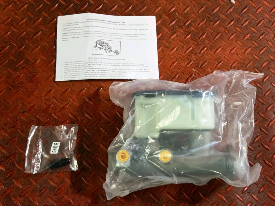 Cilindro maestro de freno ACDelco genuino 1995-2000 para Chevy C1500/C2500 Suburban Foto 1 de 4