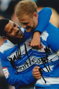 READING HAND SIGNED MATT MILLS AND JOBI MCANUFF 6X4 PHOTO. - Picture 1 of 1