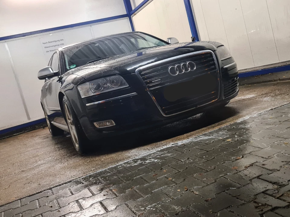 Audi A8 4,2 - Bild 1 von 4