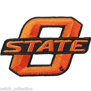 Oklahoma Stato Cowboys O Logo Ricamo Termoadesivo Toppa Cappello Calcio NCAA - Picture 1 of 3