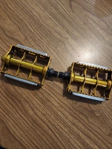 Vintage Bmx KKT ratrap Pedals In Gold Unused No Box - Picture 1 of 10