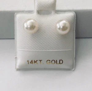 14K Gold Genuine Akoya Cultured Pearl Round 5 - 5.6 mm Stud Earrings NEW - Picture 1 of 12