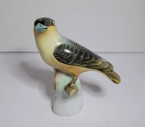 Herend Hungary Porcelain Small Natural Bird Figurine #5046 - Picture 1 of 4