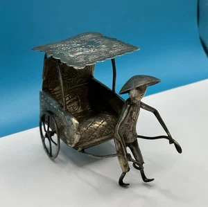 Vintage chinesischer silberfarbener Mann zieht Wagen/Rikscha mit Rädern - Bild 1 von 15