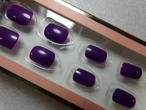 Uñas portátiles para arte en uñas pegamento de ciruela púrpura brillante en corto - Imagen 1 de 3