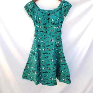 COLLECTIF 'Mini Dolores' Retro 50er Jahre Autodruck Puppenkleid neu mit Etikett in grün Größe US 2 - Bild 1 von 10