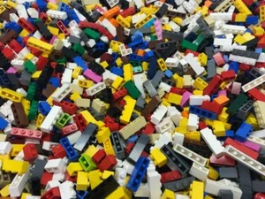 Lotto 100 mattoncini angolari Lego 1x2 1x3 1x4 2x2: sfusi, solo larghezza 1x, colori misti - Foto 1 di 2