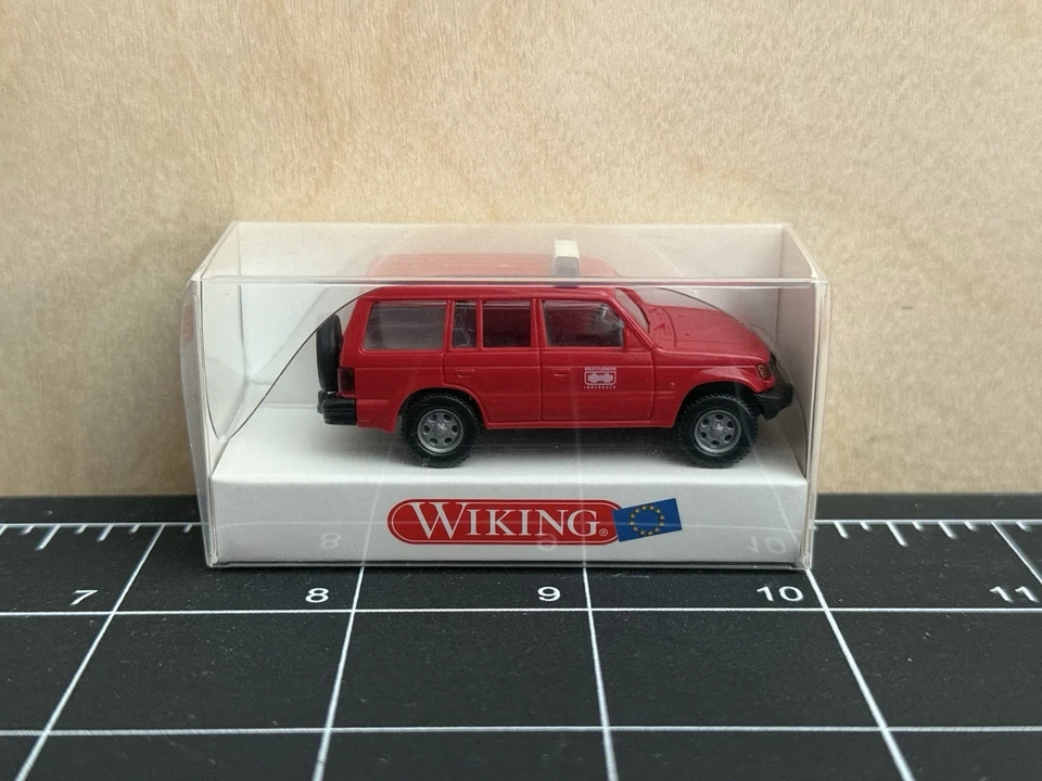 WIKING 60902 Fire Department Mitsubishi Pajero (Innsbruck) - 1:87/HO - Image 1 of 4