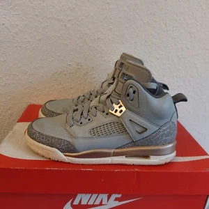 Nike Air Jordan Kinder  Sneaker Grösse 38 - Bild 1 von 2