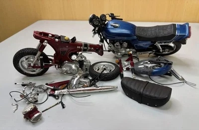 Tamiya 1/6 Dax Honda St70 & Cb750F Plastic Model Kit Motorcycle Scale Model - Image 1 of 4