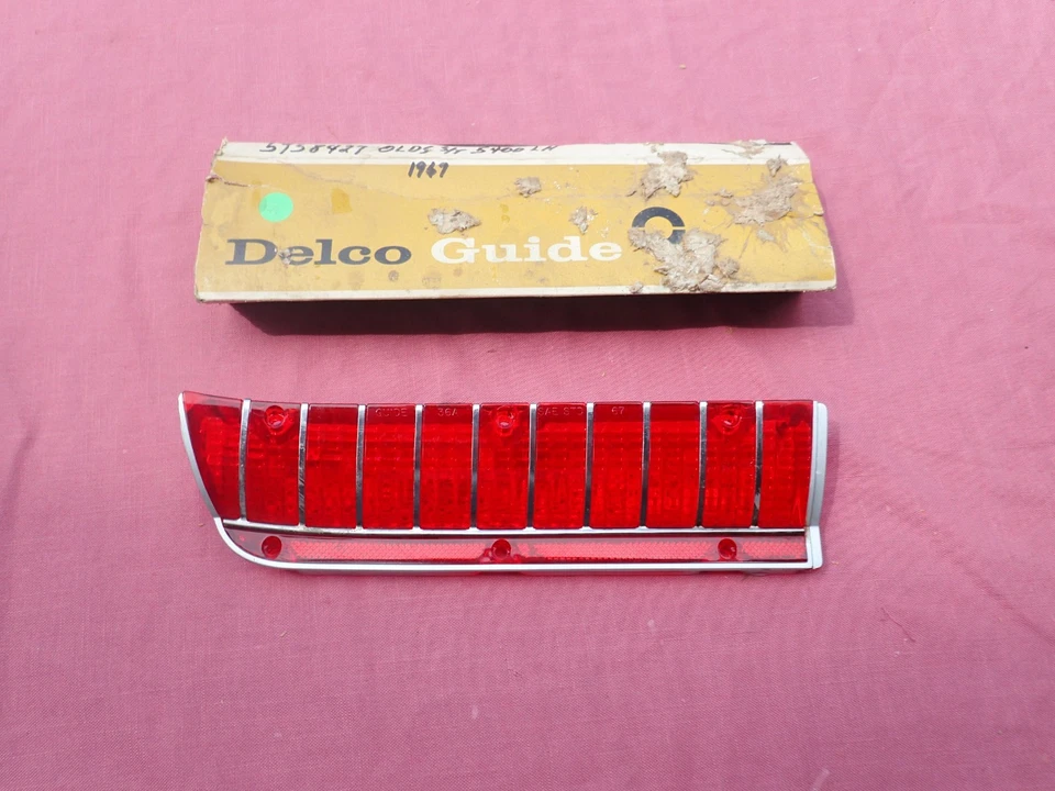 Oldsmobile 88 Delta Delmont 1967 lente de luz trasera inferior, izquierda, ¡nuevo! 5958427 Foto 1 de 4
