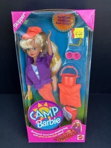 NUEVO Vintage Camp Barbie 1993 Skipper #11076 Cambio de color Cabello Brilla en la oscuridad - Imagen 1 de 8