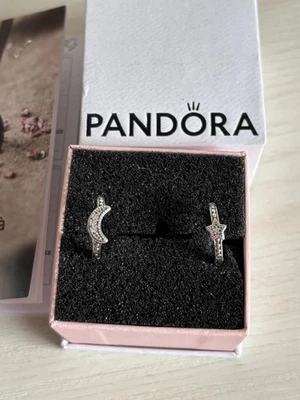 Orecchini Pandora in argento a forma di mezzaluna e stella 299152C01 - Immagine 1 di 4