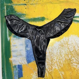 Vtg Thong Panties Vandale Intimates Medium Metallic Second Skin SHINY Scallop - Picture 1 of 14