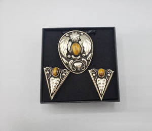 NUEVO CON ETIQUETAS Ojo de Tigre en Alemán Plata Bolo Corbata Y PUNTAS DE CUELLO Vaquero Western En Caja - Imagen 1 de 2