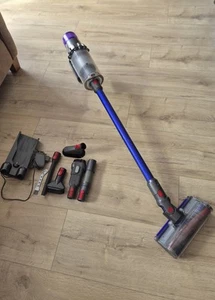 Dyson V11 Akku-Staubsauger - Bild 1 von 21