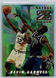 1996-97 SkyBox Z-Force #ST2 Kevin Garnett Swat Team - Bild 1 von 2