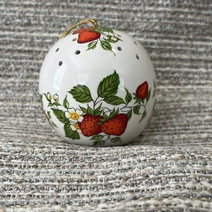  VINTAGE Porzellan Pomander ERDBEERE reifer Beutel Ball Ornament Potpourri - Bild 1 von 7