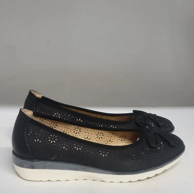 White Mountain Surprise Flat Black Womens Size 9M - Image 1 of 4