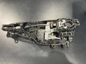 14-19 Mini Cooper F56 F55 F54 F57 F60 LEFT Front Outside Door Handle Carrier - Picture 1 of 10