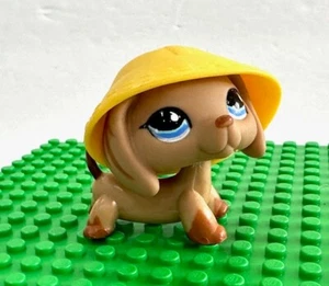 LPS Hasbro 2006 CARAMEL BROWM DACHSHUND DOG with hat - Picture 1 of 14