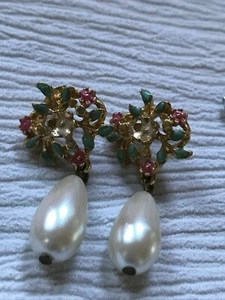 Estate Green & Pink Enamel Tiny Flowers with Faux Pearl Briolette Dangle Post Ea - Picture 1 of 6