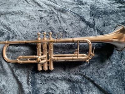 Trompete superlativo vintage 1924 Martin artesanal - Imagem 1 de 4