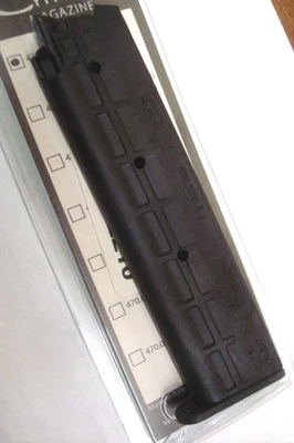 PACK DE 2 REVISTAS de polímero negro Chiappa 1911-22 22LR NUEVAS 2 REVISTAS 470.037 Foto 1 de 4