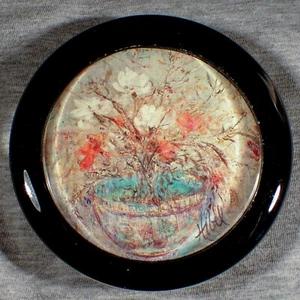 Lady Clare Ltd England Paperweight - Picture 1 of 3