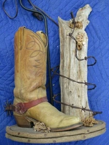 Vintage Cowboy Boot Lamp with Spur, Post, Barbed Wire - Picture 1 of 2