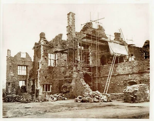 1954 Vintage Foto Gerüstbau Neath Abbey Kloster in Südwales - Bild 1 von 2