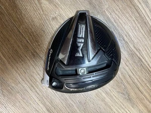 TaylorMade SIM 9.0° Driver Head Only With Head Cover Right Handed - Picture 1 of 4