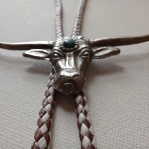 cravatta bolo vintage TESTA DI MANZO A STRAPPO con pietra turchese tra gli occhi - Foto 1 di 5