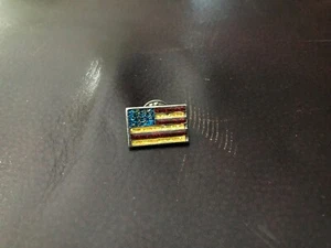 American Flag 7/8 x 1/2 Red White and Blue Lapel Pin - Picture 1 of 2