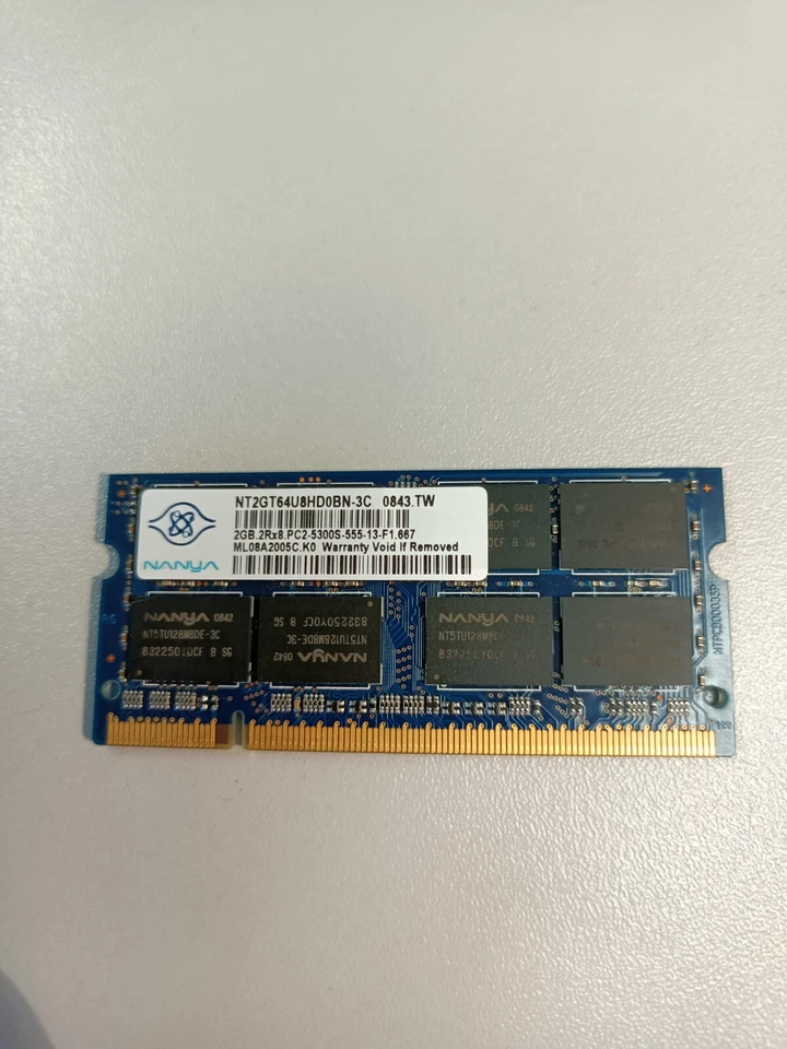 Nanya 2 GB DDR2 PC2-5300S 667 MHz NT2GT64U8HD0BN-3C memoria notebook - Immagine 1 di 1