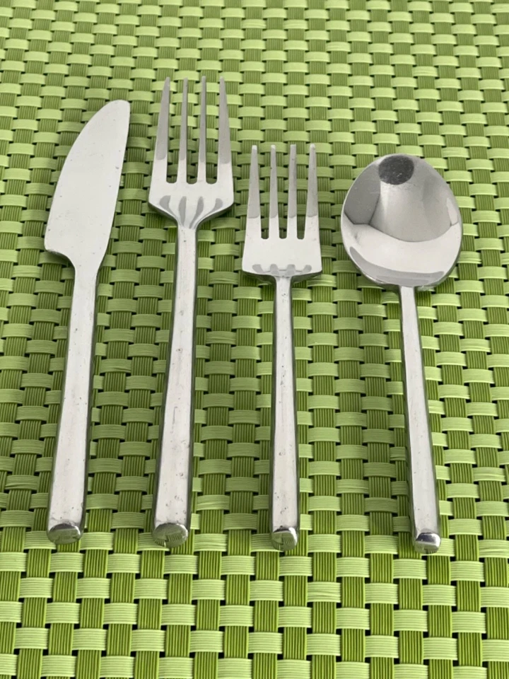 Tools Of The Trade TOT4 Stainless Glossy Plain Choice Flatware B154WU - Image 1 of 1