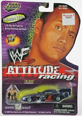 The Rock WWF Road Champs 1:64 Die Cast Attitude Racing con mini estatuilla NHRA Foto 1 de 3