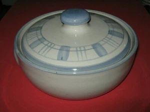 Louisville Stoneware Gaggle of Geese Covered Casserole Bowl 9 Blue Grey White - Picture 1 of 7