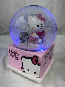 RARE SANRIO Hello Kitty Musical Automatic Snow Globe Love FAST POST - Bild 1 von 11
