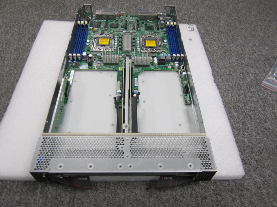VINTAGE & NEW Supermicro GPU SuperBlade SBI-7126TG Barebone System W/2pcs Riser - Image 1 of 4