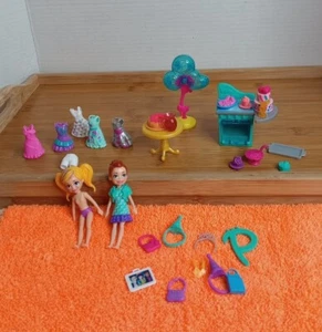 Polly Pocket Lot of 2 Dolls (3.5”) with 6 Outfits And Accessories - Picture 1 of 6
