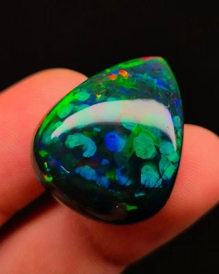 28.7 Ct Natural Ethiopian Opal Multi Fire Loose Gemstone Cabochon 27x22 mm - Image 1 of 4