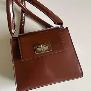 Borsa a mano BY FAR Square Box marrone USATA una volta come nuova spedizione da JPN - Foto 1 di 7