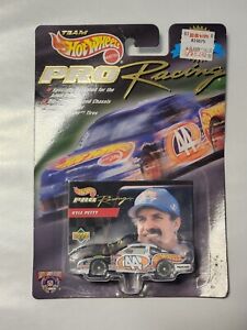 Hot Wheels Pro Racing 1998 Preview Edition Blues Brother NASCAR 44 Kyle Petty