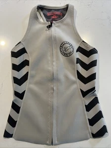 Billabong Surf Capsule Neoprene Zip Frontale Antieruzione Gilet US 6 Marrone Nero Logo - Foto 1 di 3