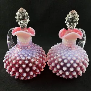 Vintage Fenton Art Vetro Mirtillo Opalescente Piano Cottura Cruet 6,5" Alto - Foto 1 di 18