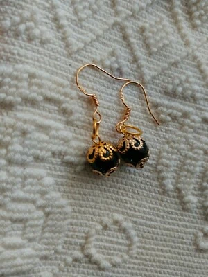 #SU COCCU # ORECCHINI N ARG DORATO CON ONICE NERA TRADIZIONE SARDA  PORTAFORTUNA - Immagine 1 di 2